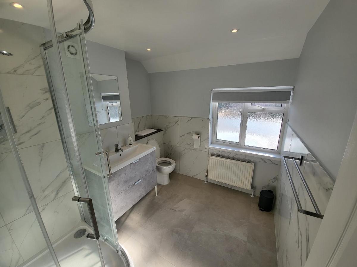 High Spec Large 6 Bedroom House! Kingston upon Thames  Exterior foto