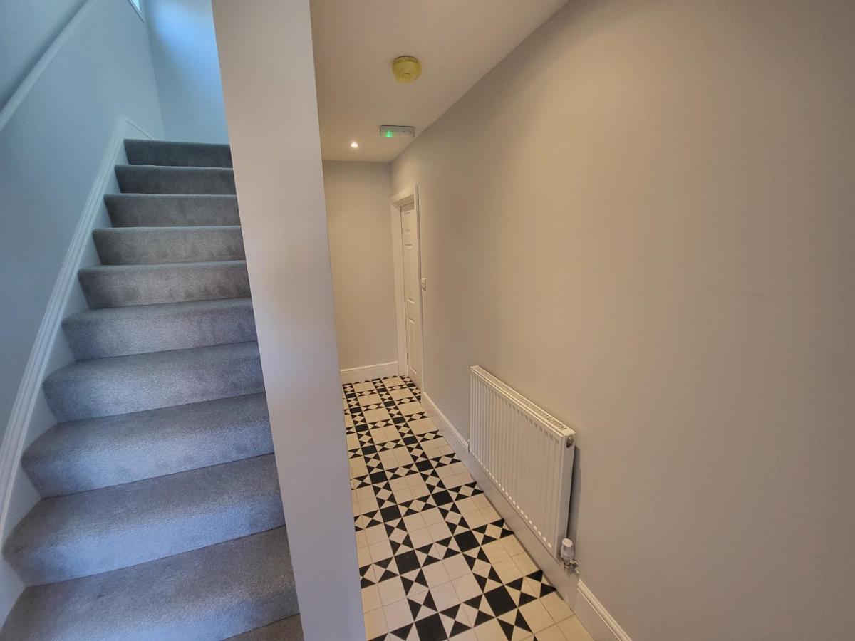 High Spec Large 6 Bedroom House! Kingston upon Thames  Exterior foto