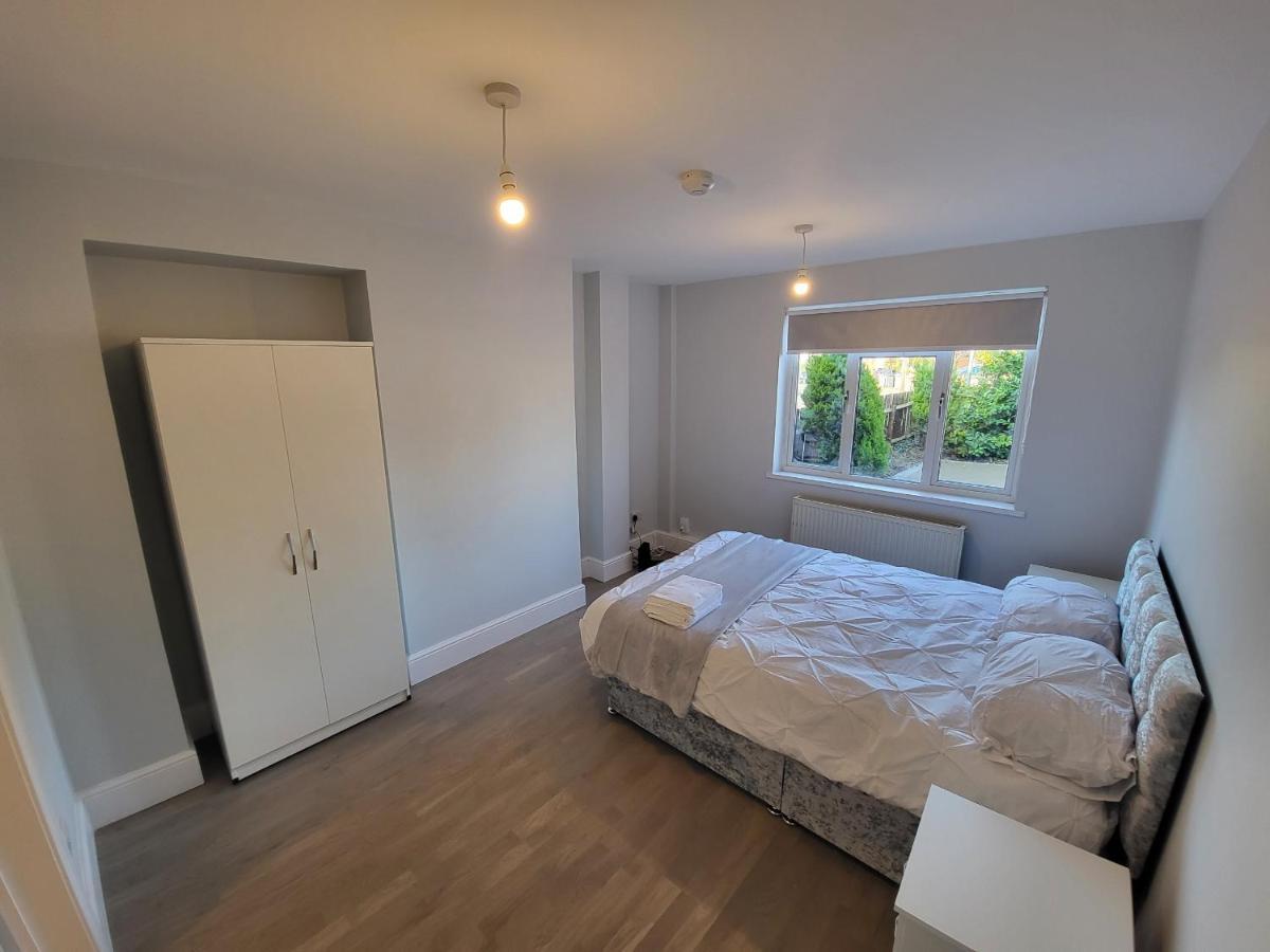 High Spec Large 6 Bedroom House! Kingston upon Thames  Exterior foto